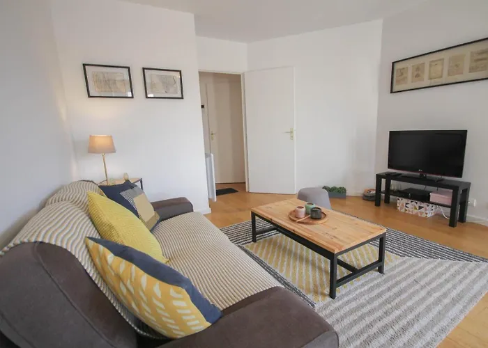 Beautiful On The Grand Place ! 아파트