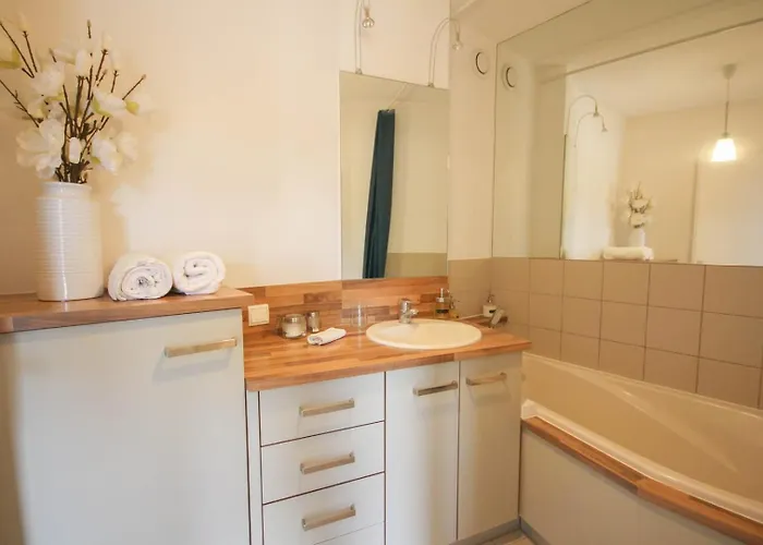 Beautiful On The Grand Place ! 아파트